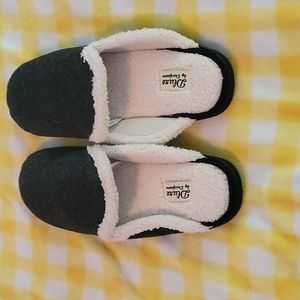 Womens slippers